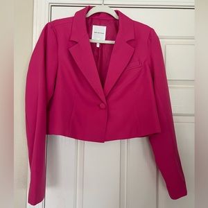 Avec Les Filles Cropped Blazer